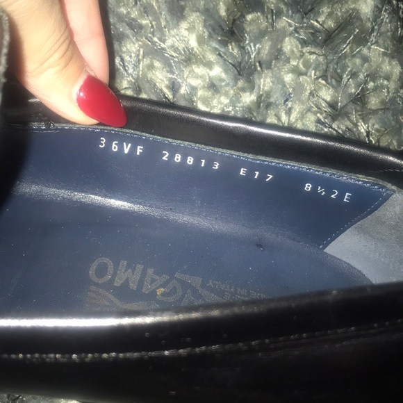 Men’s black Ferragamo shoes - Picture 4 of 5